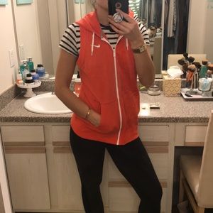 Women’s Nike sleeveless workout hoodie